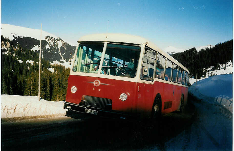 (001'107) - AFA Adelboden - Nr. 20/BE 26'709 - FBW/Tscher (ex P 25'501) im Januar 1987 in Adelboden, Geilsstrasse