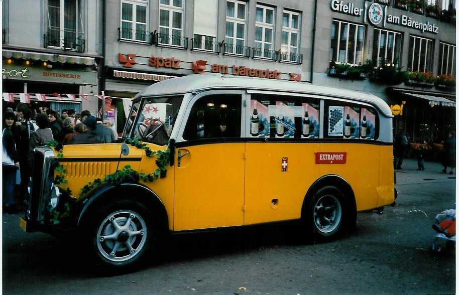 (002'008) - PTT-Regie - P 1601 - Saurer/Saurer (ex Nussbaumer, Ganterschwil) im Oktober 1987 in Bern