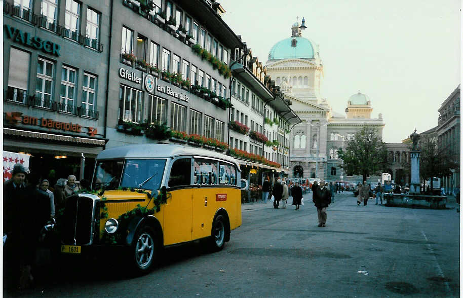 (002'010) - PTT-Regie - P 1601 - Saurer/Saurer (ex Nussbaumer, Ganterschwil) im Oktober 1987 in Bern