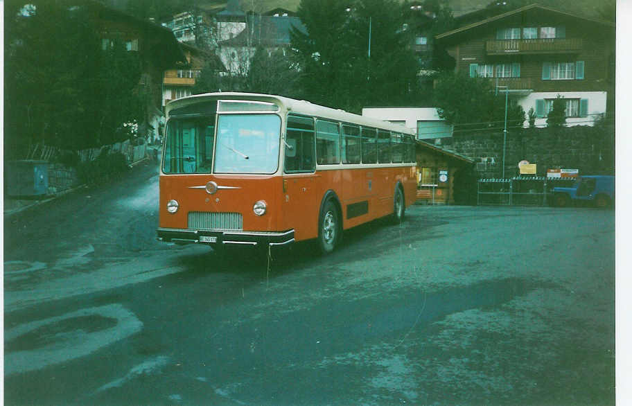 (002'424) - AFA Adelboden - Nr. 21/BE 345'173 - FBW/Tscher (ex P 25'508) im Januar 1988 beim Autobahnhof Adelboden