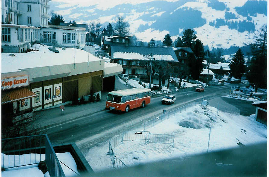 (002'828) - AFA Adelboden - Nr. 15/BE 231'897 - FBW/R&J (ex Morattel, Sdeilles; ex P 25'504) im Januar 1988 in Adelboden, Landstrasse