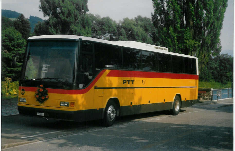 (012'925) - PTT-Regie - P 26'012 - Mercedes (ex Steiner, Meikirch) am 19. August 1995 bei der Schifflndte Thun