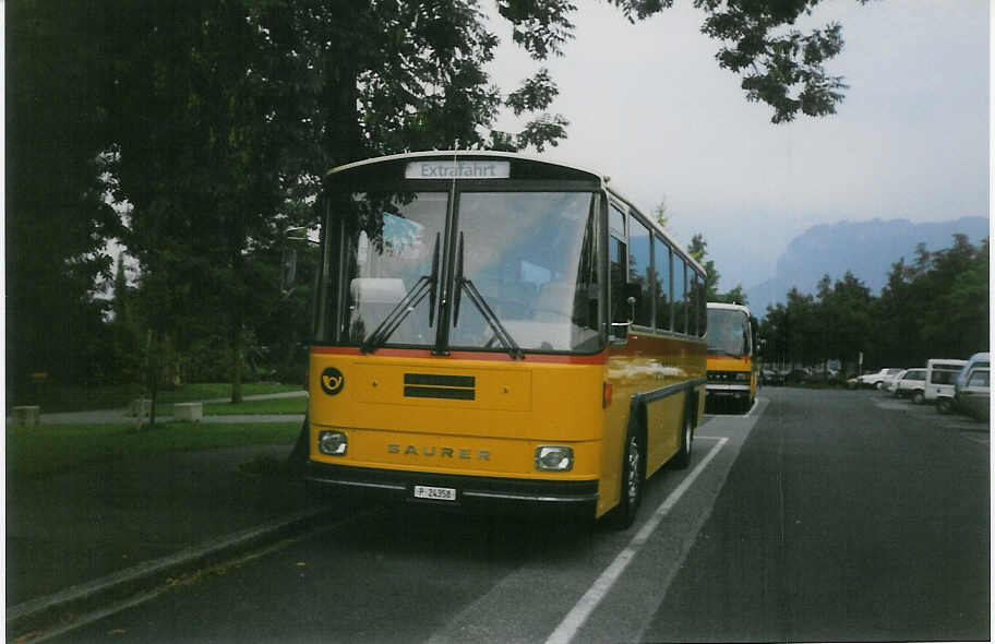 (012'929) - PTT-Regie - P 24'358 - Saurer/R&J am 1. September 1995 in Thun, Lachen