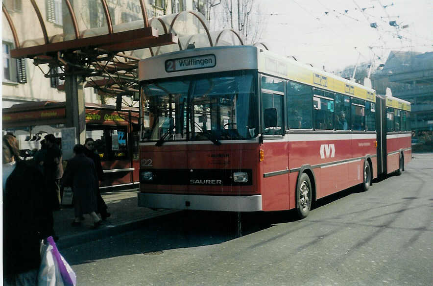 (013'717) - WV Winterthur - Nr. 122 - Saurer/FHS Gelenktrolleybus am 24. Februar 1996 beim Hauptbahnhof Winterthur