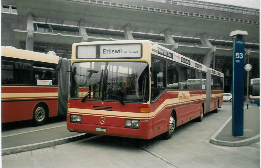 (013'915) - ARAG Ruswil - Nr. 17/LU 15'513 - Mercedes am 23. April 1996 beim Bahnhof Luzern