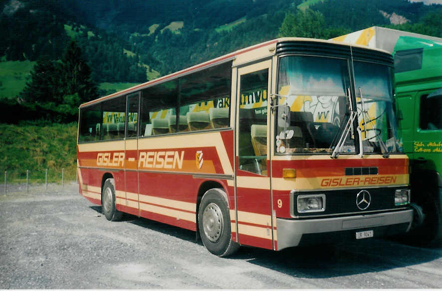 (014'801) - Gisler, Altdorf - Nr. 9/UR 9041 - Mercedes/R&J am 25. August 1996 beim Bahnhof Frutigen