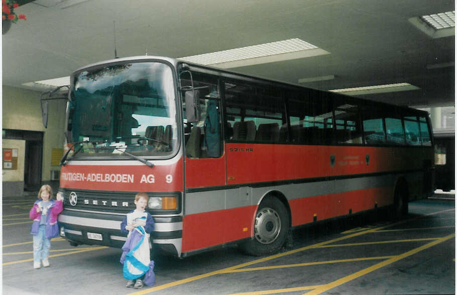 (014'802) - AFA Adelboden - Nr. 9/BE 26'709 - Setra am 25. August 1996 beim Bahnhof Frutigen