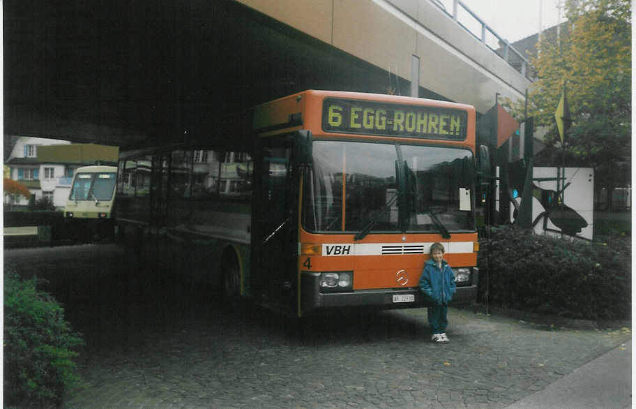 (015'418) - VBH Herisau - Nr. 4/AR 22'930 - Mercedes am 8. Oktober 1996 beim Bahnhof Herisau