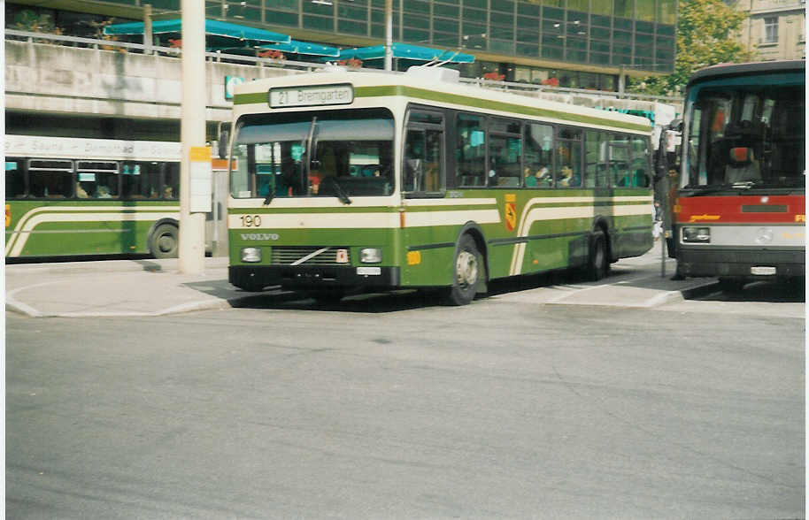 (015'633) - SVB Bern - Nr. 190/BE 451'190 - Volvo/R&J am 14. Oktober 1996 beim Bahnhof Bern