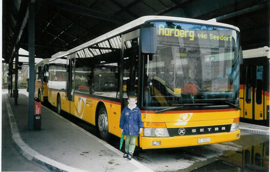 (016'605) - Steiner, Ortschwaben - Nr. 2/BE 90'522 - Setra am 24. Mrz 1997 in Bern, Postautostation