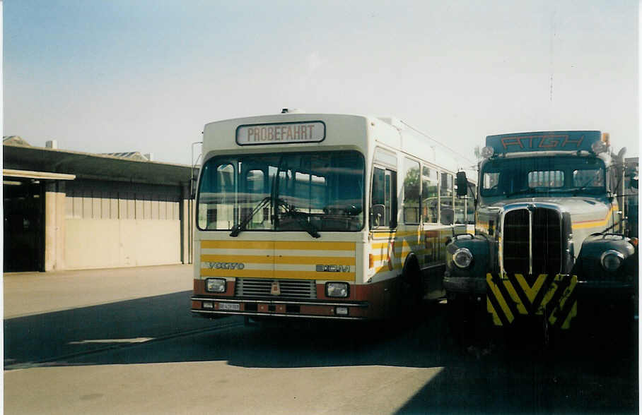 (017'108) - STI Thun - Nr. 28/BE 419'028 - Volvo/R&J (ex SAT Thun Nr. 28) am 21. Mai 1997 in Thun, Garage