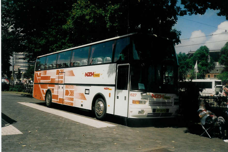 (017'611) - NZH Haarlem - Nr. 627/VP-26-YJ - Volvo/Berkhof am 8. Juli 1997 in Amsterdam, Central Station