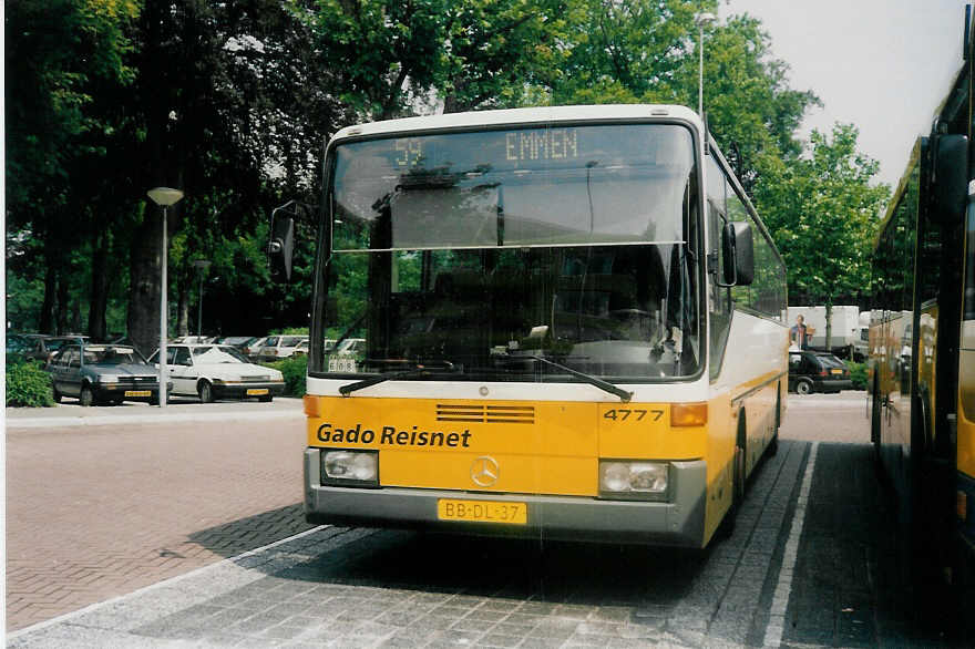 (017'822) - Gado Groningen - Nr. 4777/BB-DL-37 - Mercedes am 15. Juli 1997 beim Bahnhof Emmen