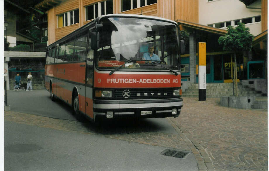 (018'533) - AFA Adelboden - Nr. 9/BE 26'709 - Setra am 17. August 1997 beim Autobahnhof Adelboden