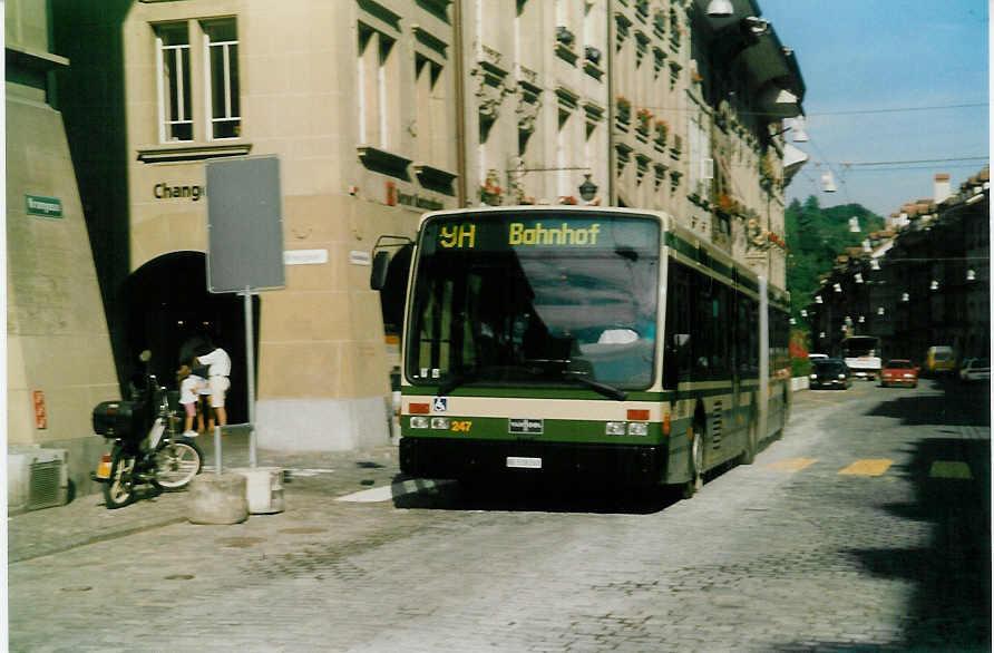 (019'108) - SVB Bern - Nr. 247/BE 518'247 - Van Hool am 5. September 1997 in Bern, Rathaus