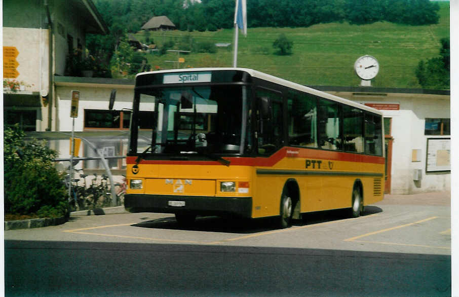 (019'135) - Loosli, Wyssachen - BE 369'960 - MAN/Hess am 6. September 1997 beim Bahnhof Huttwil