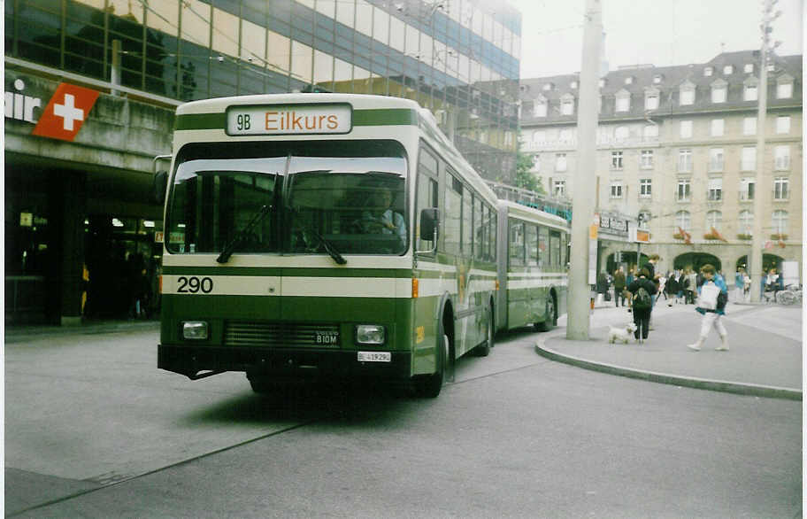 (019'613) - SVB Bern - Nr. 290/BE 419'290 - Volvo/R&J-Hess-Gangloff am 22. September 1997 beim Bahnhof Bern