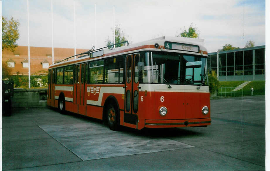 (019'834) - VB Biel - Nr. 6 - FBW/R&J Trolleybus am 6. Oktober 1997 in Biel, Zeughaus