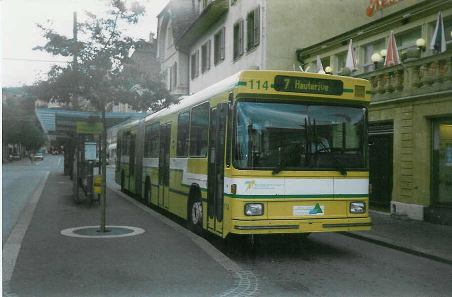 (020'012) - TN Neuchtel - Nr. 114 - NAW/Hess Gelenktrolleybus am 7. Oktober 1997 in Neuchtel, Place Pury