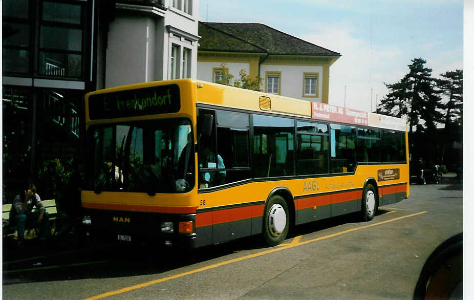 (020'019) - AAGL Liestal - Nr. 58/BL 7528 - MAN/Gppel am 8. Oktober 1997 beim Bahnhof Liestal
