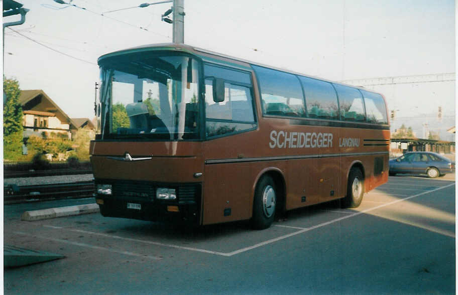 (020'401) - Scheidegger, Langnau - BE 269'898 - Neoplan am 18. Oktober 1997 beim Bahnhof Uetendorf