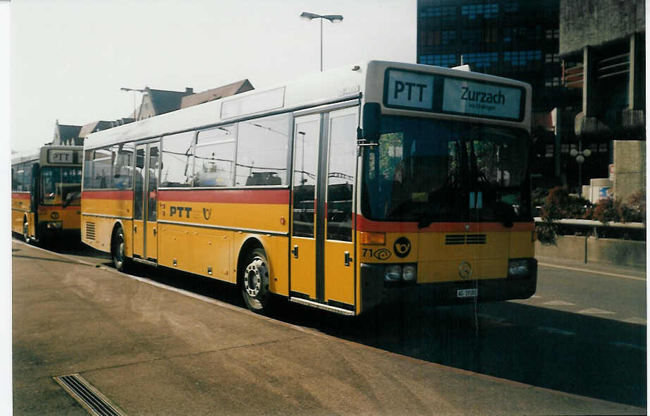 (020'410) - Voegtlin-Meyer, Brugg - Nr. 71/AG 19'183 - Mercedes am 25. Oktober 1997 beim Bahnhof Brugg