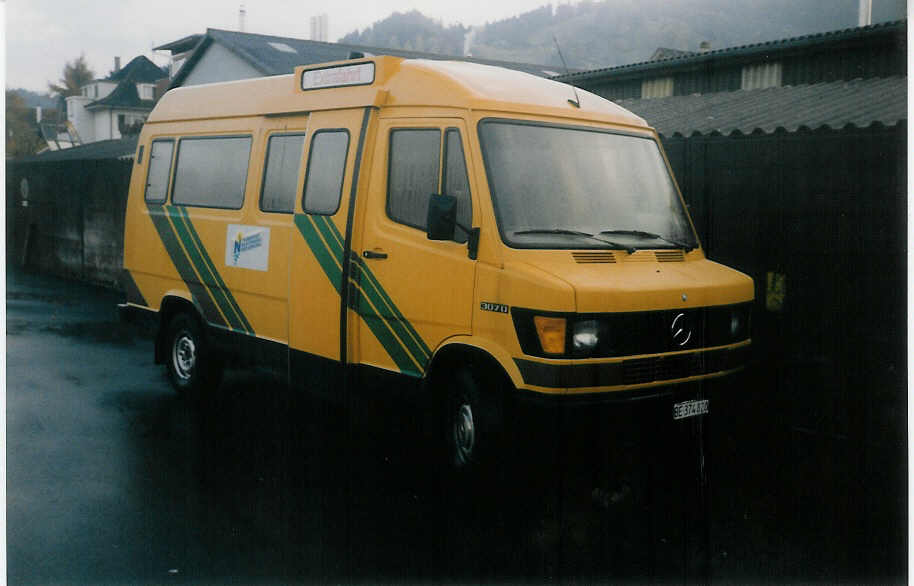 (020'710) - TBB/SNB Beatenberg - BE 374'820 - Mercedes/Moser (ex AvH Heimenschwand Nr. 2) am 13. November 1997 in Thun, Garage STI