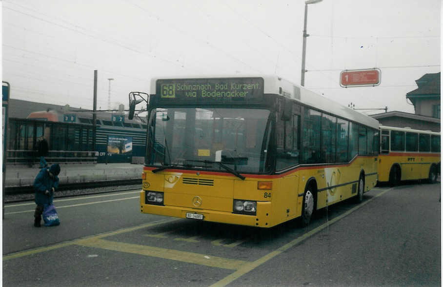 (021'618) - Voegtlin-Meyer, Brugg - Nr. 84/AG 14'681 - Mercedes am 7. Februar 1998 beim Bahnhof Brugg