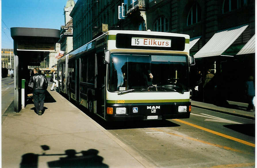 (021'712) - SVB Bern - Nr. 240/BE 513'240 - MAN am 19. Februar 1998 beim Bahnhof Bern
