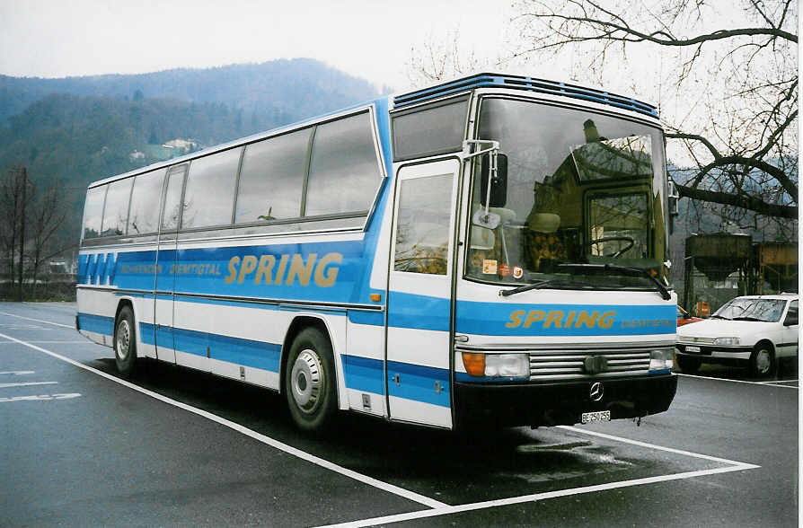 (022'219) - Spring, Schwenden - BE 250'255 - Drgmller/Mercedes am 21. Mrz 1998 in Thun, Seestrasse