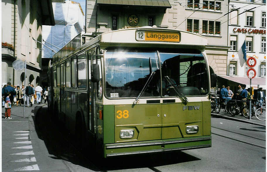 (023'129) - SVB Bern - Nr. 38 - FBW/R&J Gelenktrolleybus am 3. Juni 1998 in Bern, Brenplatz