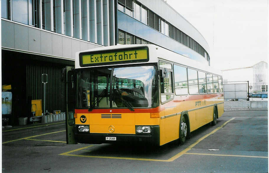 (023'220) - PTT-Regie - P 25'368 - Mercedes/R&J am 8. Juni 1998 in Bern, Postautostation