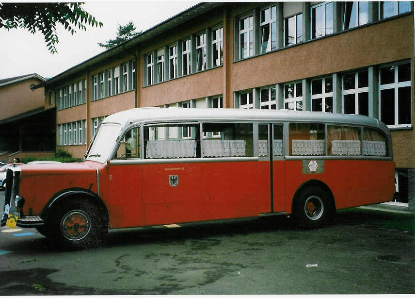 (023'237) - Rllin, Rotkreuz - Nr. 1/ZG 32'459 - FBW/R&J (ex AFA Adelboden Nr. 1) am 14. Juni 1998 in Uster, Schulhausplatz
