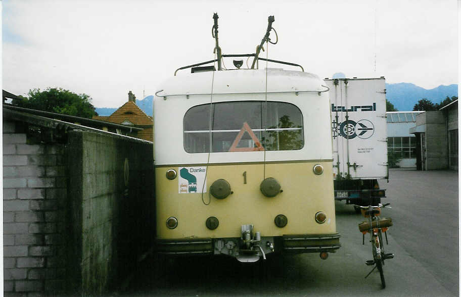 (023'534) - STI Thun - Nr. 1 - Berna/Gangloff Trolleybus am 17. Juni 1998 in Thun, Garage
