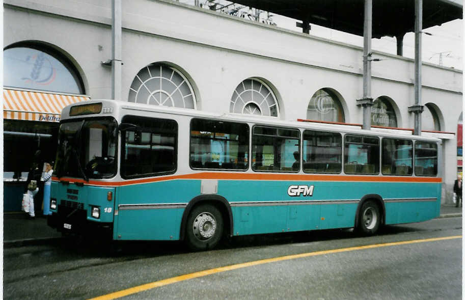 (023'907) - GFM Fribourg - Nr. 18/FR 364 - Volvo/R&J am 7. Juli 1998 beim Bahnhof Fribourg