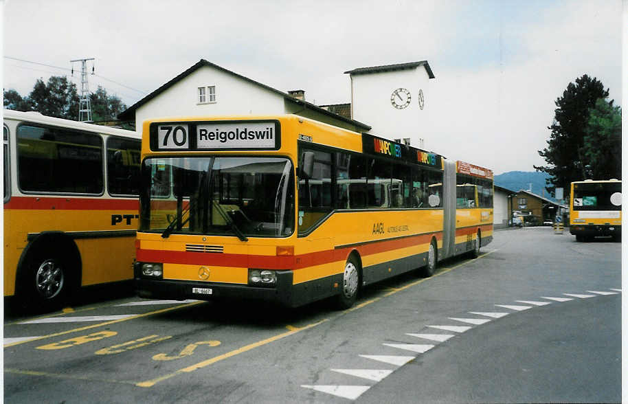 (023'933) - AAGL Liestal - Nr. 97/BL 6467 - Mercedes am 9. Juli 1998 beim Bahnhof Liestal