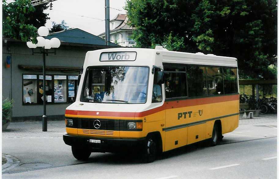 (024'027) - Gurtner, Worb - Nr. 5/BE 109'320 - Mercedes/Kowex am 10. Juli 1998 beim Bahnhof Grosshchstetten