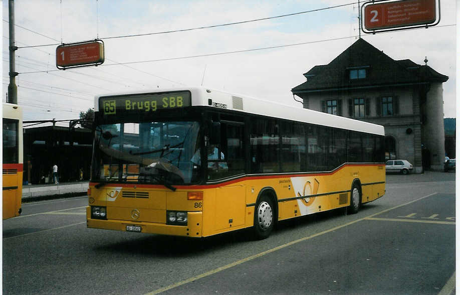 (024'813) - Voegtlin-Meyer, Brugg - Nr. 86/AG 18'562 - Mercedes am 15. Juli 1998 beim Bahnhof Brugg