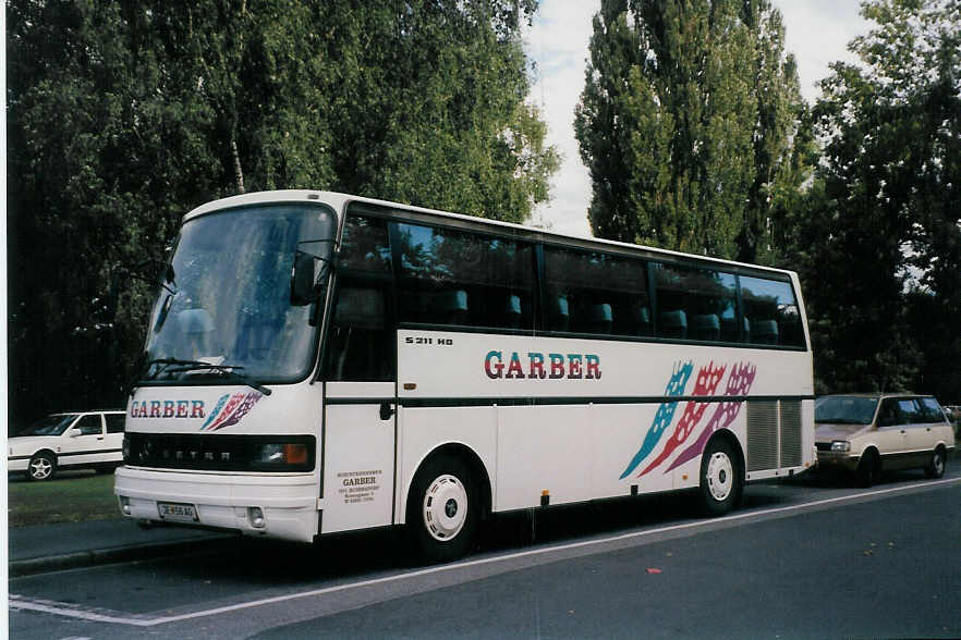 (025'011) - Aus Oesterreich: Garber, Rudersdorf - JE 56 AG - Setra am 30. Juli 1998 in Thun, Lachen