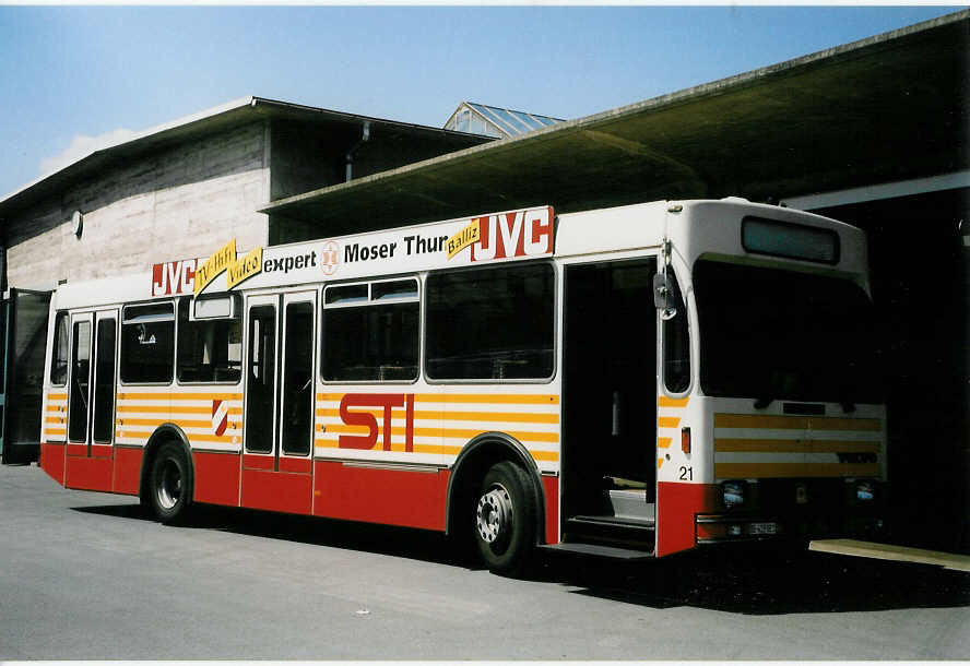 (025'202) - STI Thun - Nr. 21/BE 419'021 - Volvo/R&J (ex SAT Thun Nr. 21) am 11. August 1998 in Thun, Garage