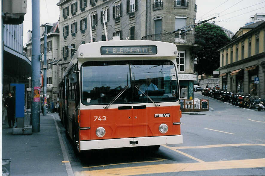 (025'720) - Tl Lausanne - Nr. 743 - FBW/Hess Trolleybus am 22. August 1998 in Lausanne, Place Riponne