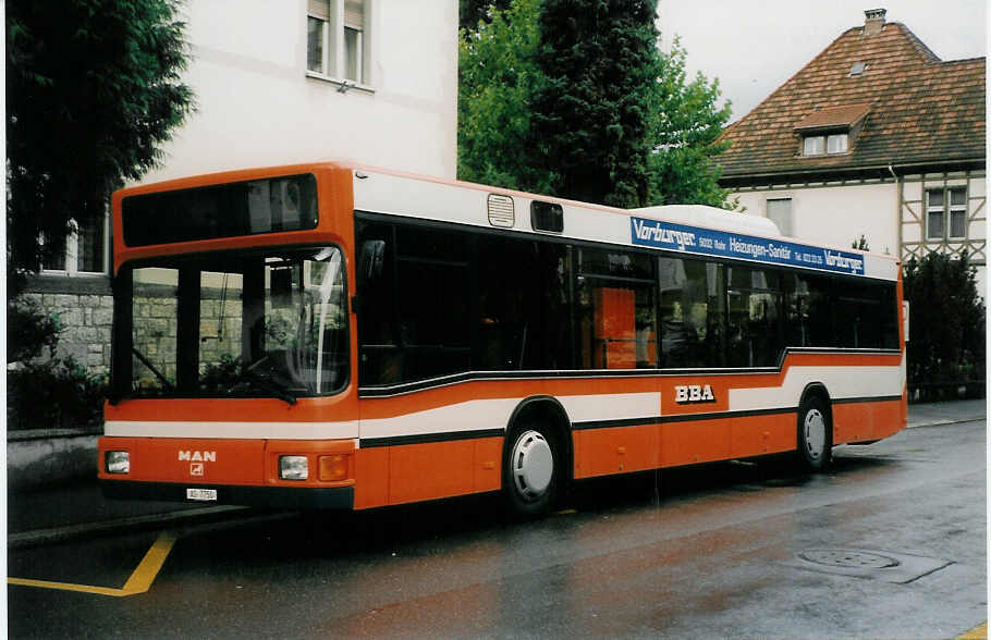 (026'106) - BBA Aarau - Nr. 150/AG 7750 - MAN am 5. September 1998 beim Bahnhof Aarau