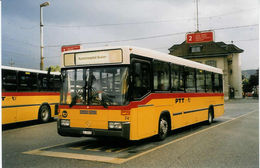 (026'113) - Voegtlin-Meyer, Brugg - Nr. 74/AG 19'176 - Mercedes/Hess am 5. September 1998 beim Bahnhof Brugg