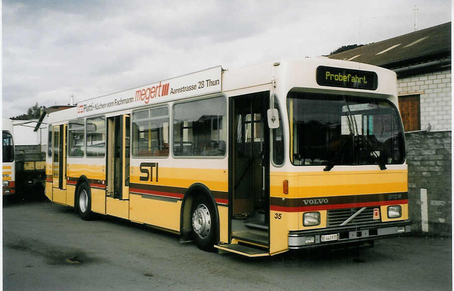 (026'124) - STI Thun - Nr. 35/BE 443'835 - Volvo/R&J (ex SAT Thun Nr. 35) am 14. September 1998 in Thun, Garage