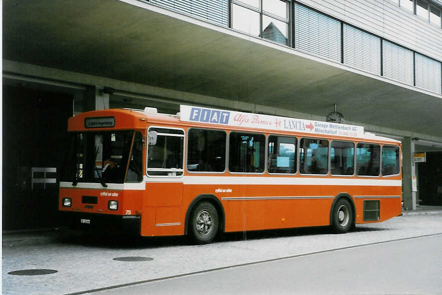 (026'305) - Ryffel, Uster - Nr. 75/ZH 26'344 - FBW/Tscher am 3. Oktober 1998 beim Bahnhof Uster