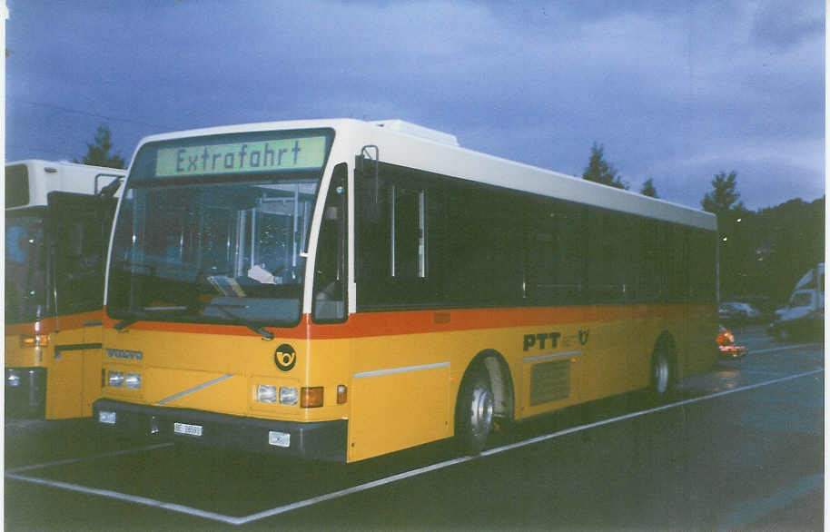 (026'719) - Gurtner, Worb - Nr. 2/BE 26'592 - Volvo/Berkhof am 3. Oktober 1998 in Thun, Seestrasse