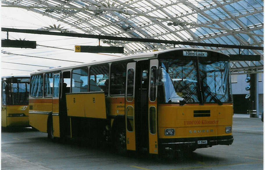 (026'830) - PTT-Regie - P 25'645 - Saurer/Hess am 6. Oktober 1998 in Chur, Postautostation