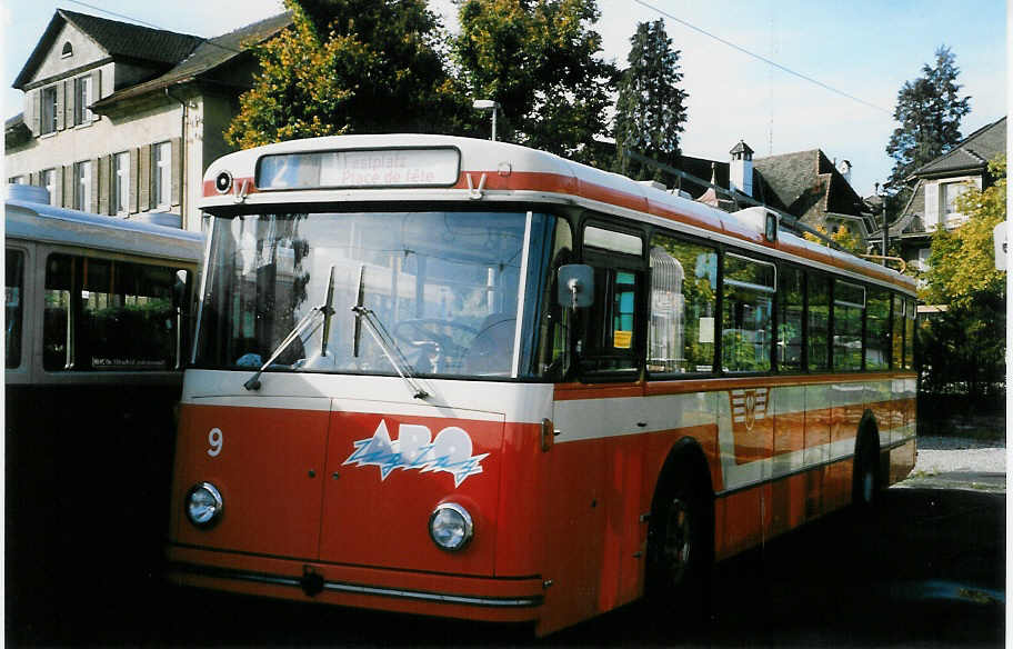 (027'217) - VB Biel (TVB+TVS) - Nr. 9 - FBW/R&J Trolleybus am 10. Oktober 1998 in Bern, Burgernziel