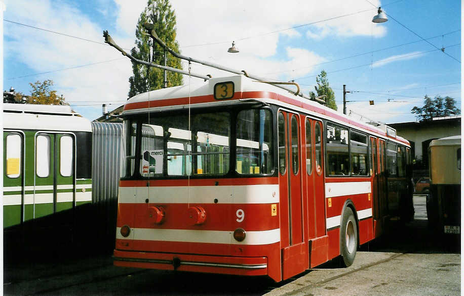 (027'224) - VB Biel (TVB+TVS) - Nr. 9 - FBW/R&J Trolleybus am 10. Oktober 1998 in Bern, Burgernziel