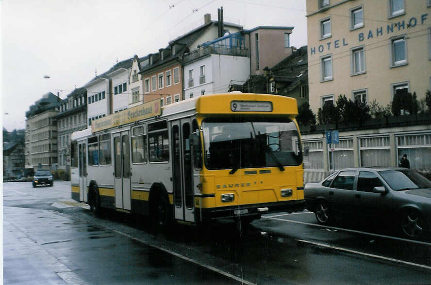 (027'908) - VBSH Schaffhausen - Nr. 14/SH 38'014 - Saurer/Hess am 16. November 1998 beim Bahnhof Schaffhausen